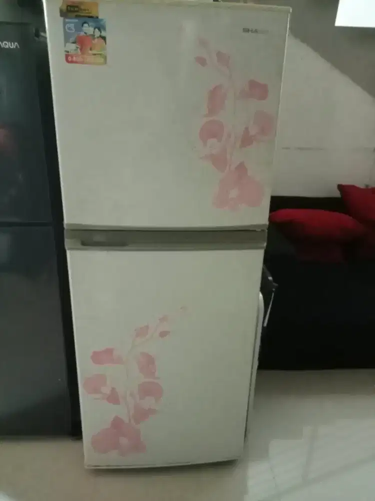 Dijual kulkas 2 pintu sharp murah