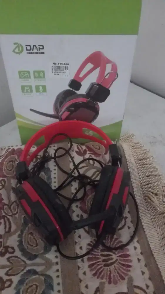 Headphone bekas