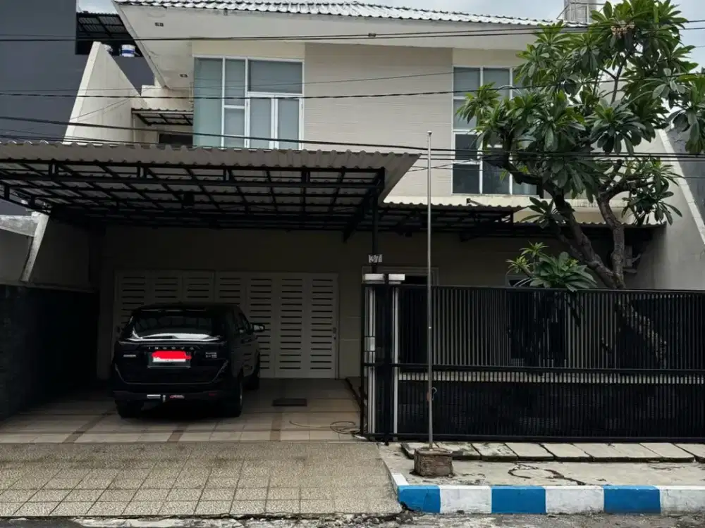 Rumah 2 Lantai Bagus Semi Furnish SHM di Baruk Utara