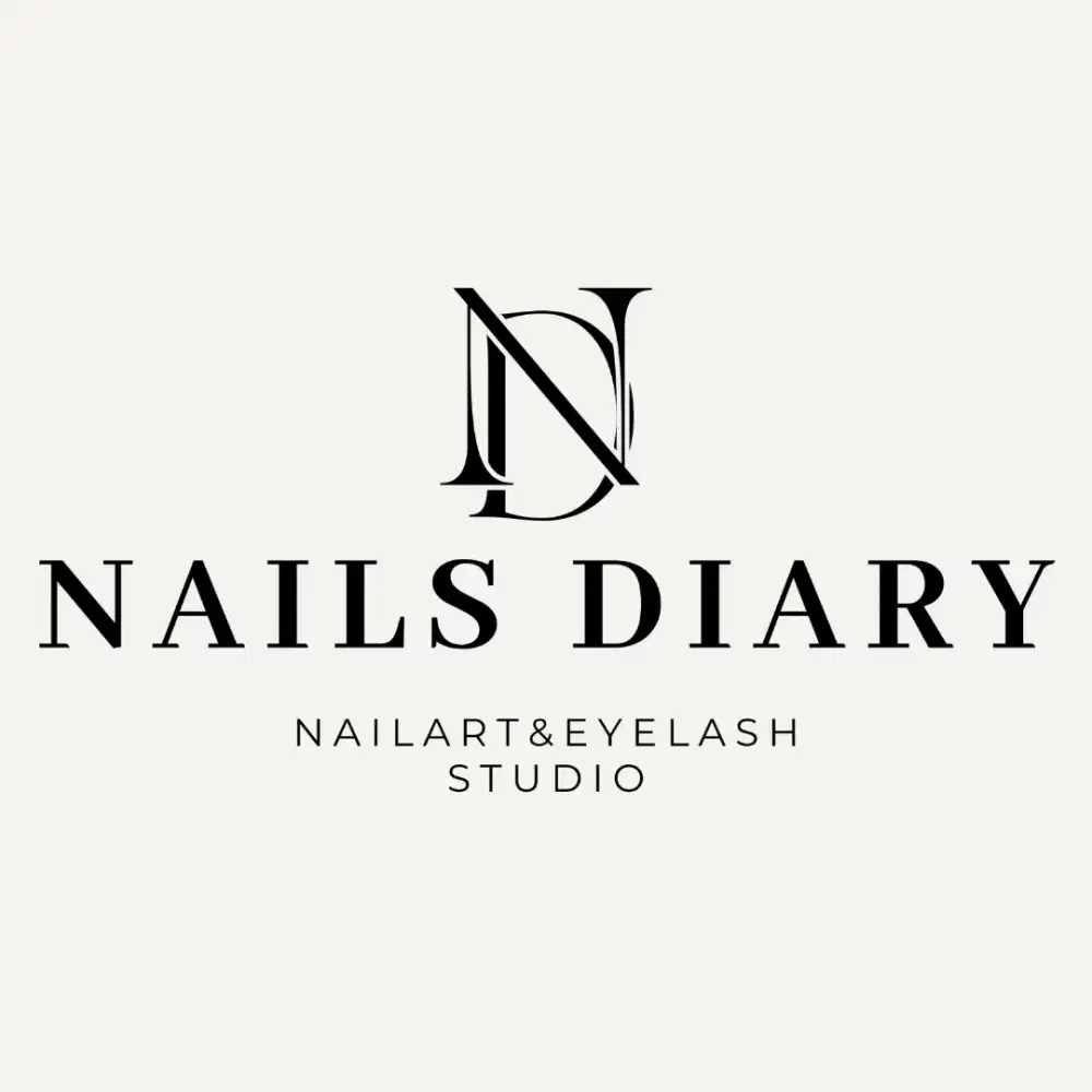 EYELASH THERAPIST