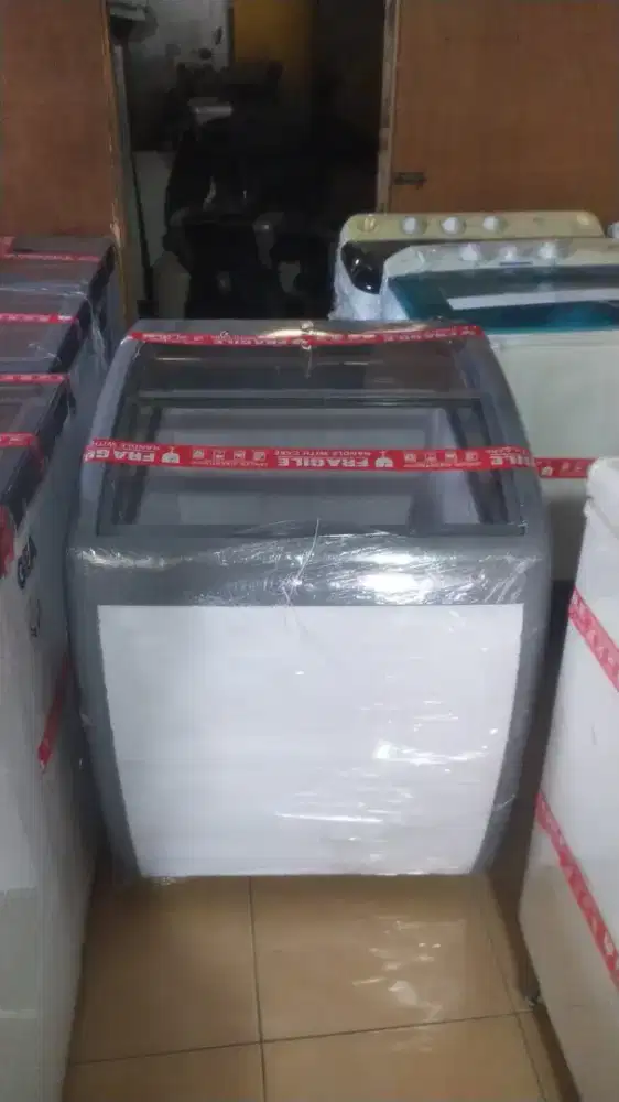 Jual kulkas dan freezer berbagai merek dan tipe normal siap pakai
