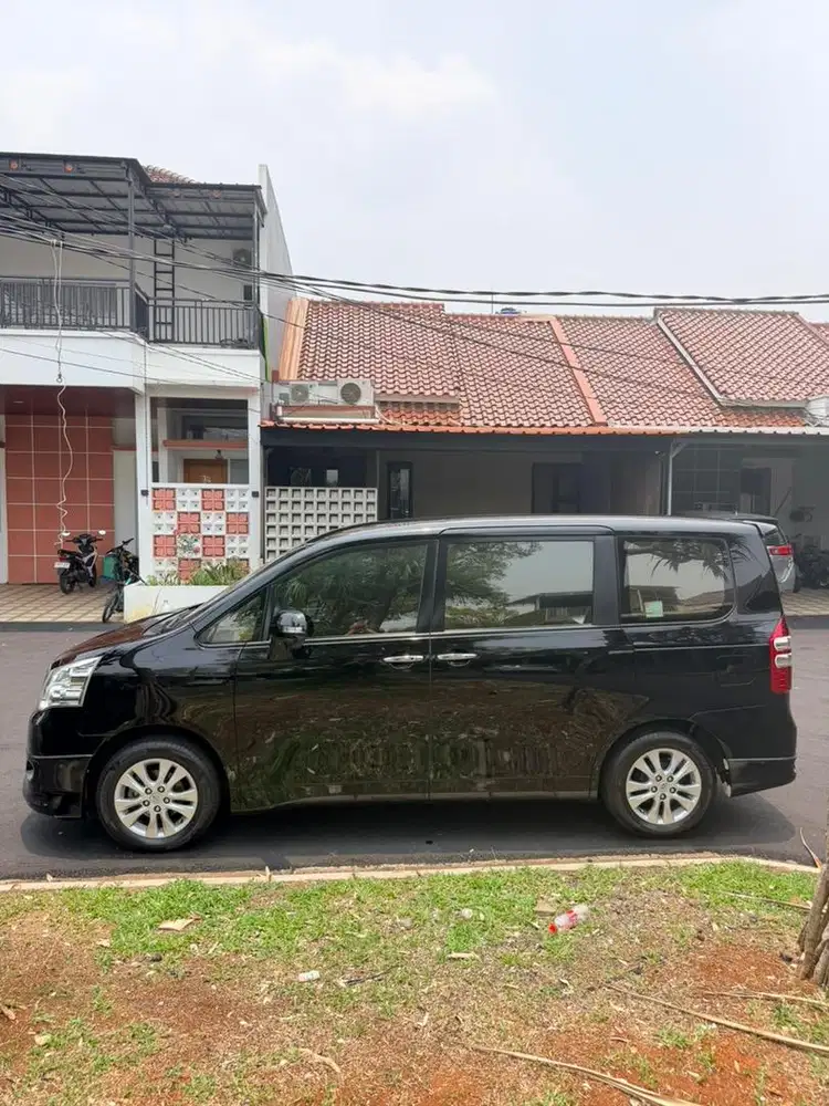 Toyota NAV1 2.0 V Limited 2017 - kondisi oke banget