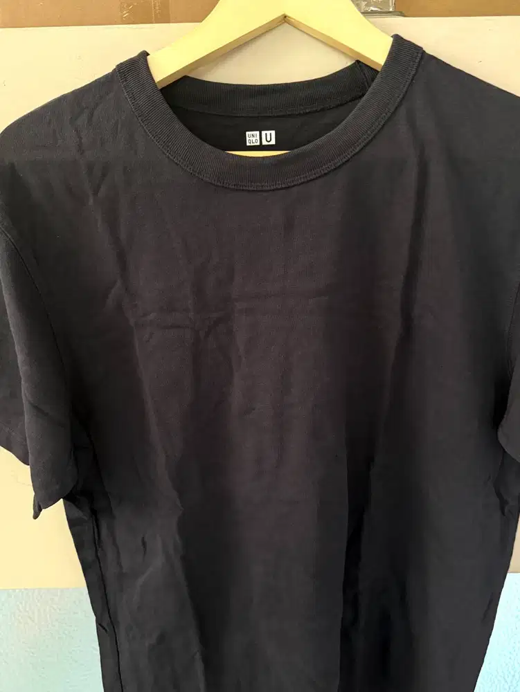 Kaos Uniqlo U Crew Neck Original - Hitam/Navi Gelap