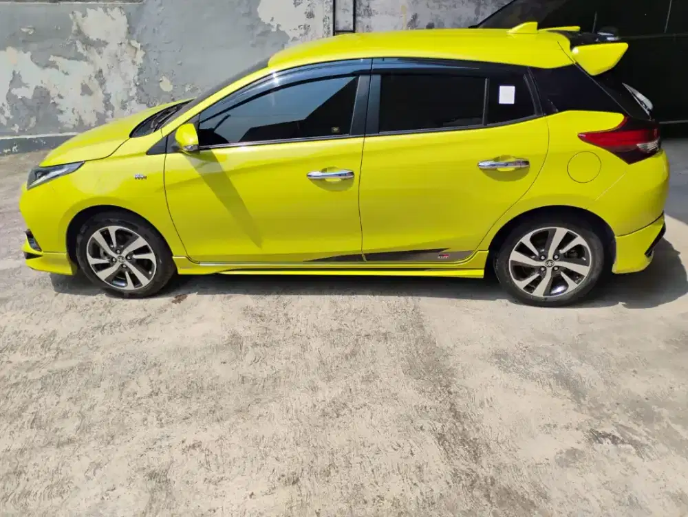 Toyota Yaris 2021 GR Sport  — Kondisi Super Segar, Siap Nongkrong!