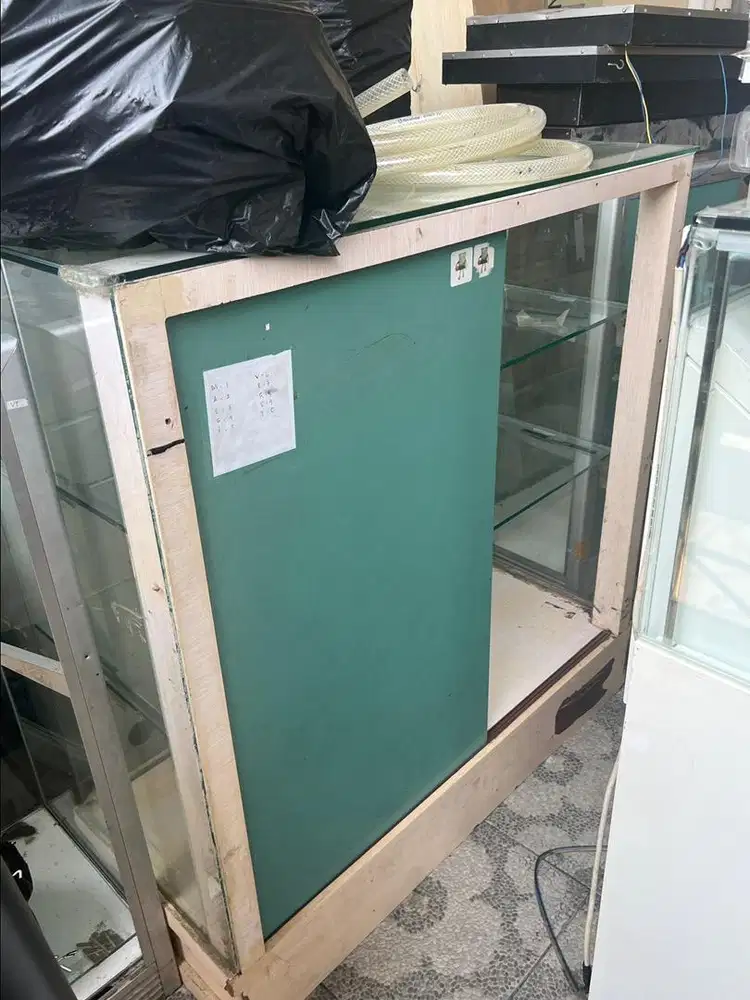 Di jual etlase ok
