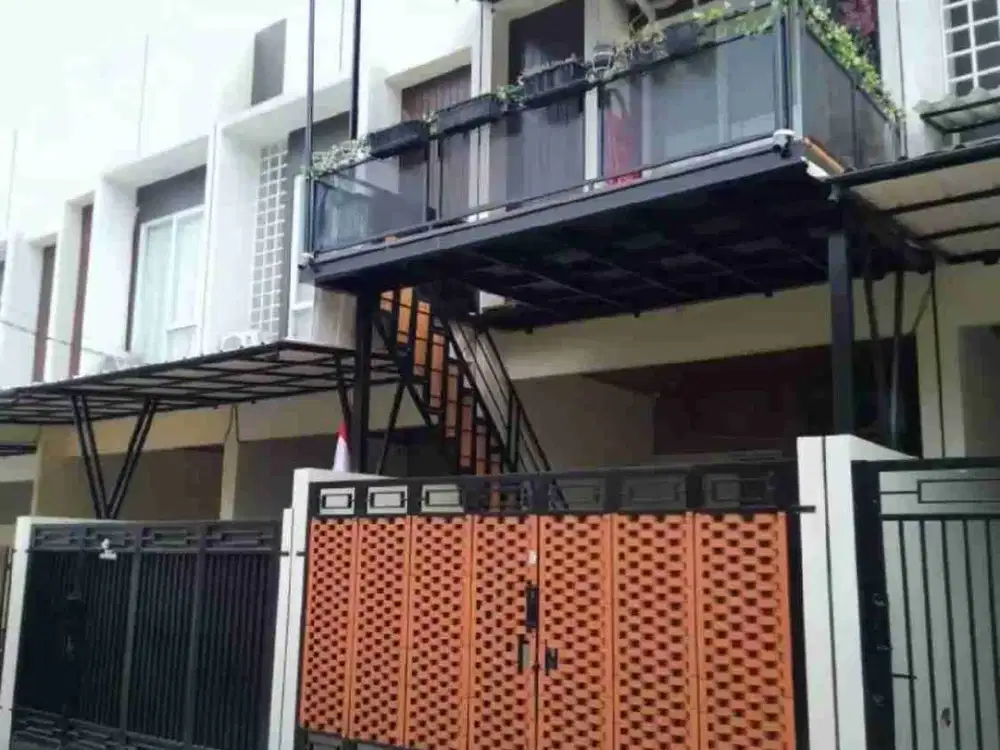 Rumah Bagus Siap Huni Dalam Cluster