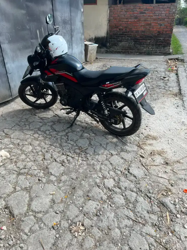 Dijual motor pemakaian pribadi atas nama sendiri