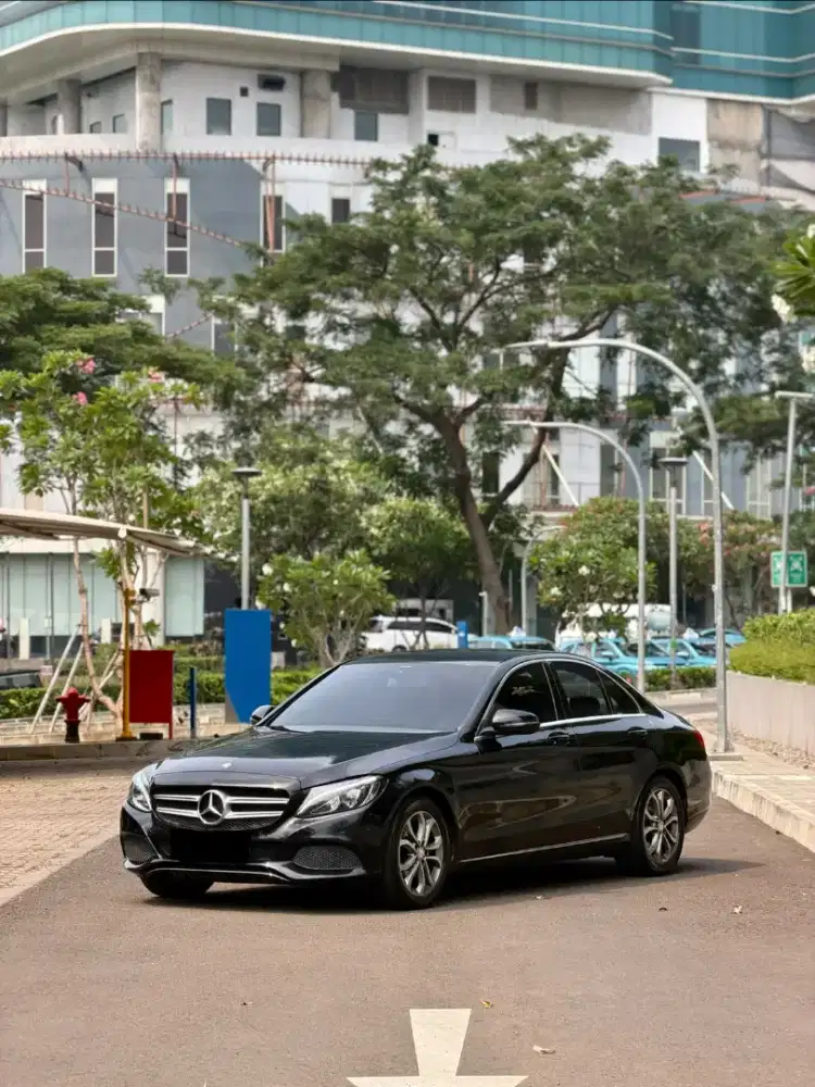 CASH Mercedes-Benz C200 Avantgarde 2017 Low Odo