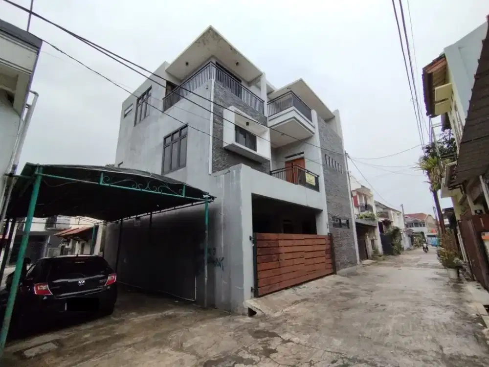 Hunian Megah di Taman Cibaduyut Indah - Posisi Hook, Garasi Luas & Akses Strategis