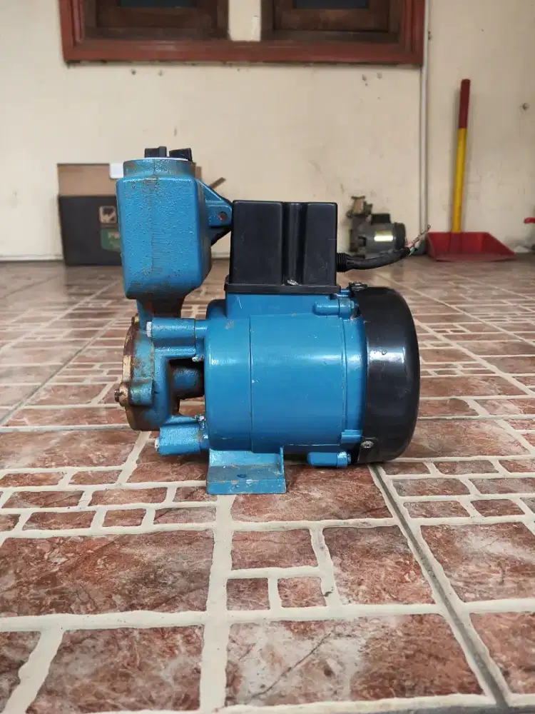 Dijual pompa air National Top bekas