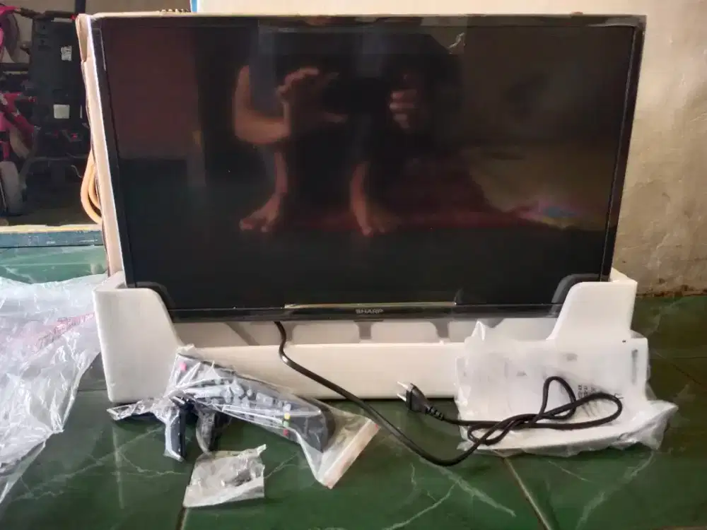 Dijual TV LED Sharp AQUOS 24 Inch
