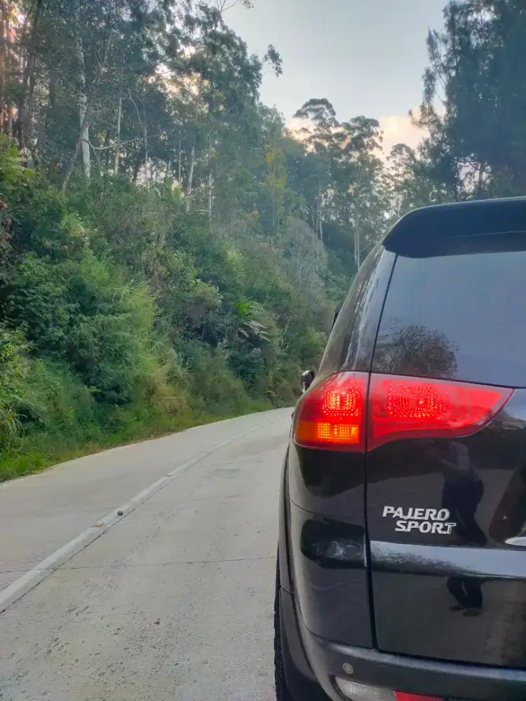 Pajero Sport Exceed AT 1 tangan full original antik termurah