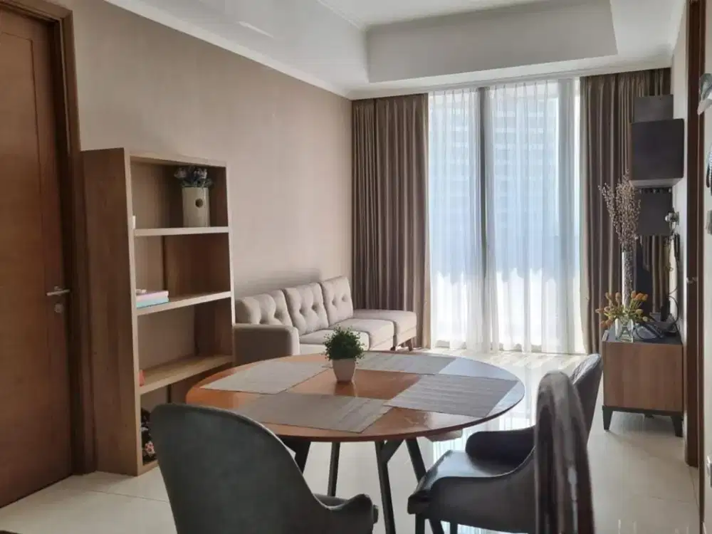 Dijual Apartemen Taman Anggrek Residences Condominium Furnish Bagus Lantai Sedang