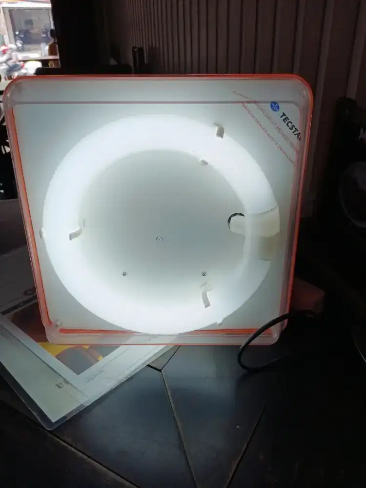 Lampu emergency merk tecstar