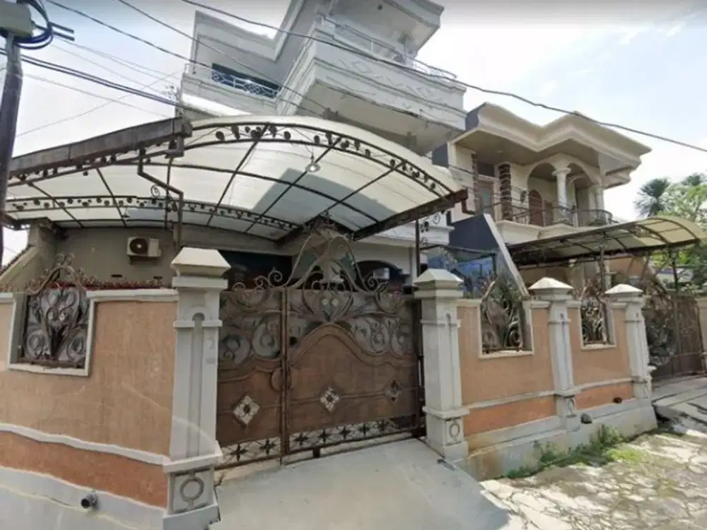 Dijual Rumah 2 Lanai tengah Kota di Jl. Raya Maluku Semarang