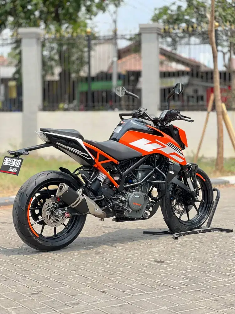 NAKED IDAMAN! KTM DUKE 250 ABS 2018 ORANGE LOW KM PAJAK PANJANG MULUS