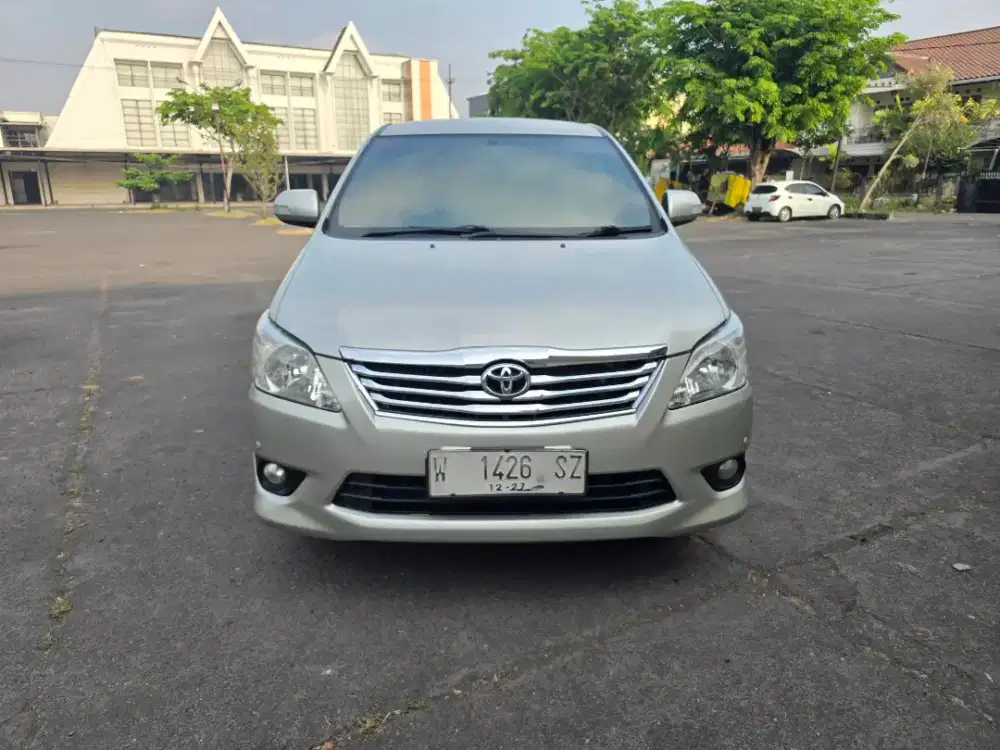 Toyota Kijang Innova V Bensin At 2013
