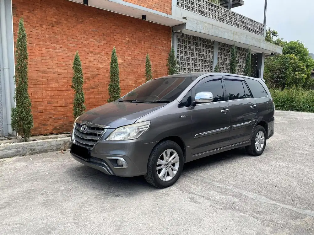 Cash - Kijang Innova G matic diesel 2014 Grey