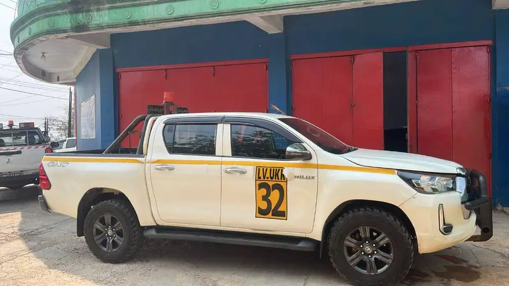 Jual Mobil Bekas Toyota Hilux 2.4 Double Cabin 4X4 M/T Tahun 2022