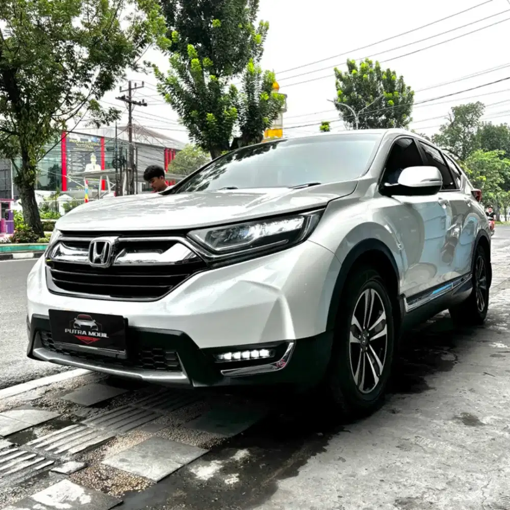 50.000km..! Honda CRV CR-V 1.5 Turbo Prestige CVT 2018 Putih