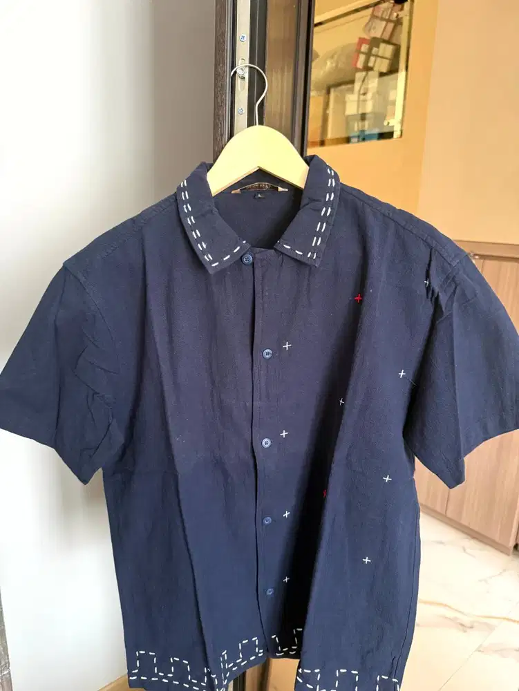 Kemeja Kasual Dama Kara - Navy (Detail Jahit Jelujur)