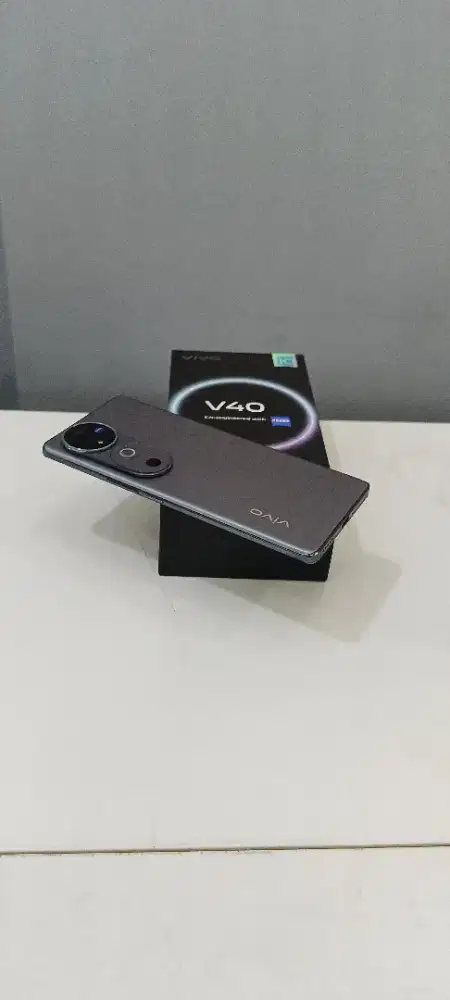 Vivo V 40 5G  12/256, fulset ,no minus,belum pernah bongkar,like new