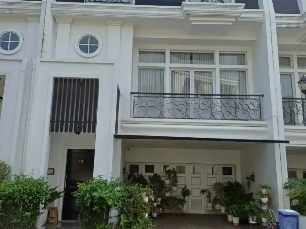 Dijual Cepat Murah Rumah Modern Private Lift Townhouse di Madja Residence Puri Dekat Akses Tol Meruya
