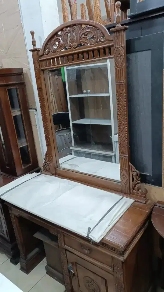 Meja rias+kursi