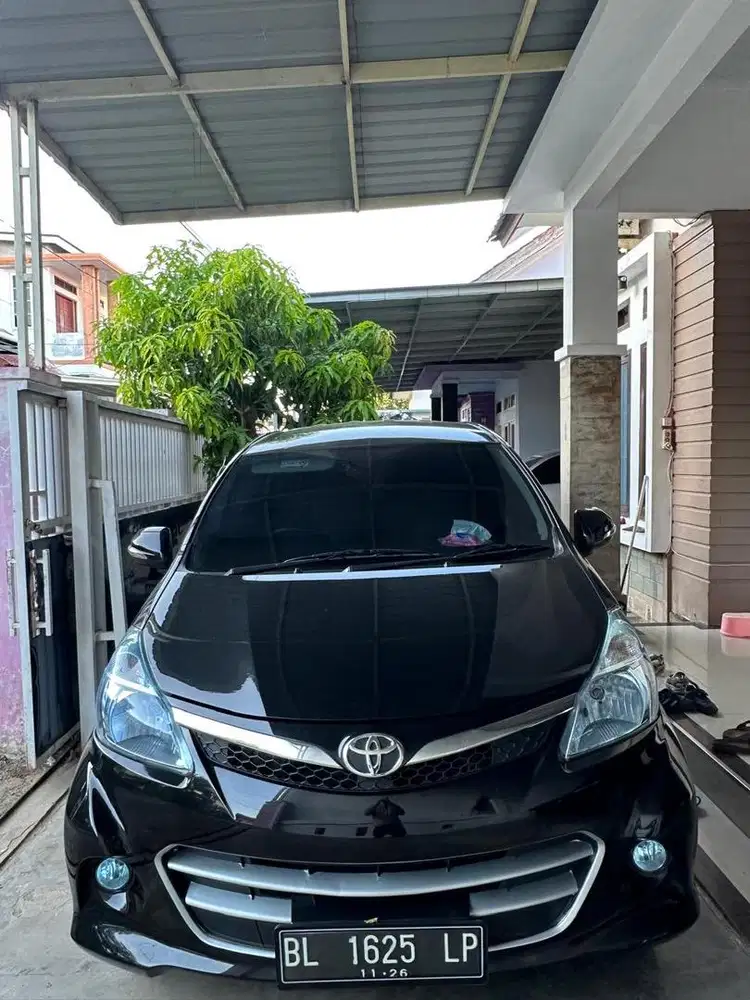 Dijual mobil avanza veloz 1,5 manual super tahun 2013 posisi b.aceh