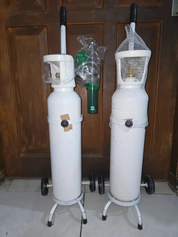 2 Tabung oksigen total isi 2 m³ dan troley + isi oksigen & regulator