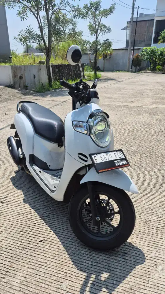 Honda Scoopy 2019 putih hitam second