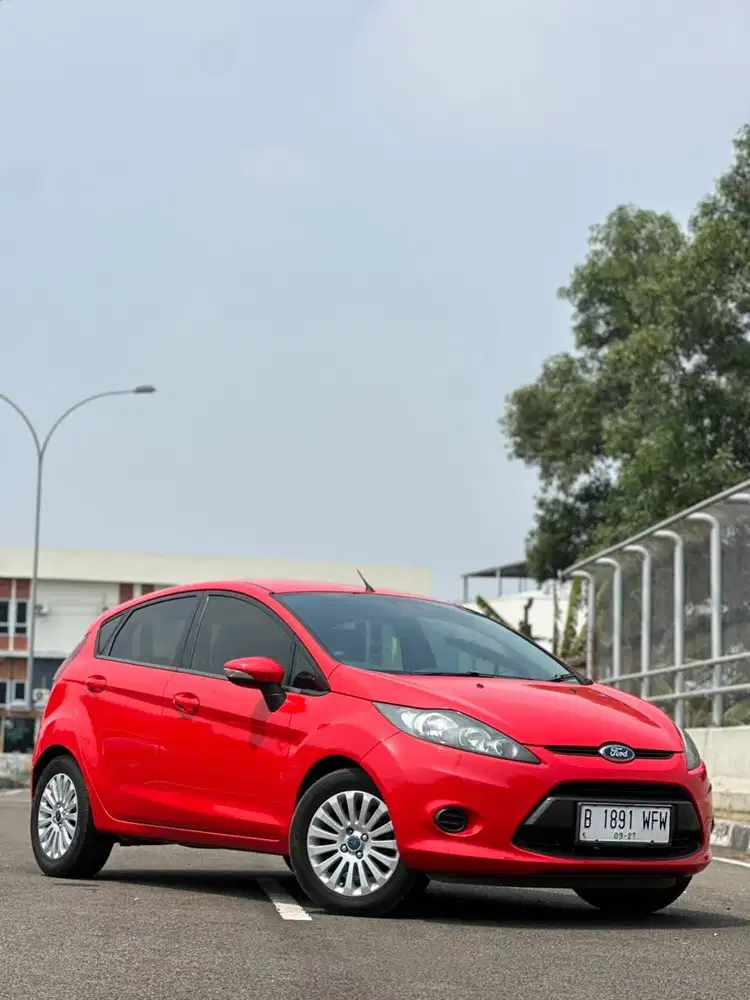 FORD FIESTA TYPE TREND 1.4 (PALING AWET)