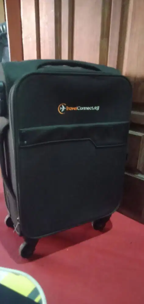 koper bekas berfungsi baik, ukuran bagasi bahan softcase