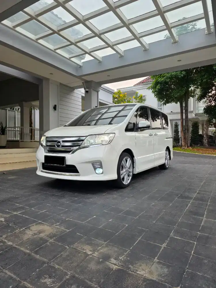 Nissan Serena Highway Star 2013