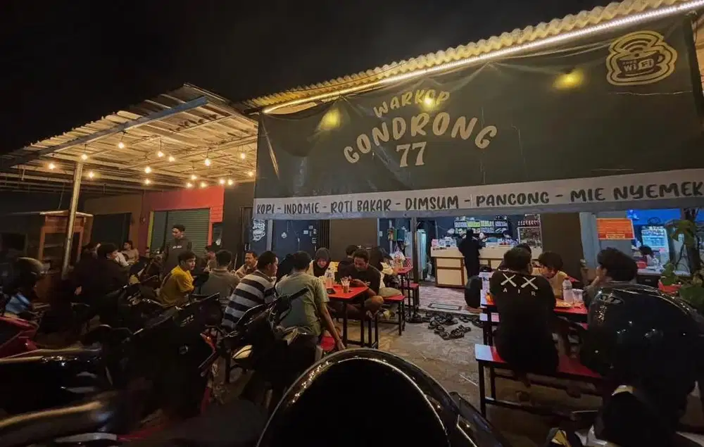 Penjaga Warkop Gondrong