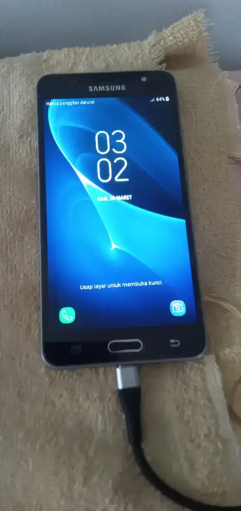 Samsung j5 bekas pake, minus batre ma kusem2 dkit bkas pake