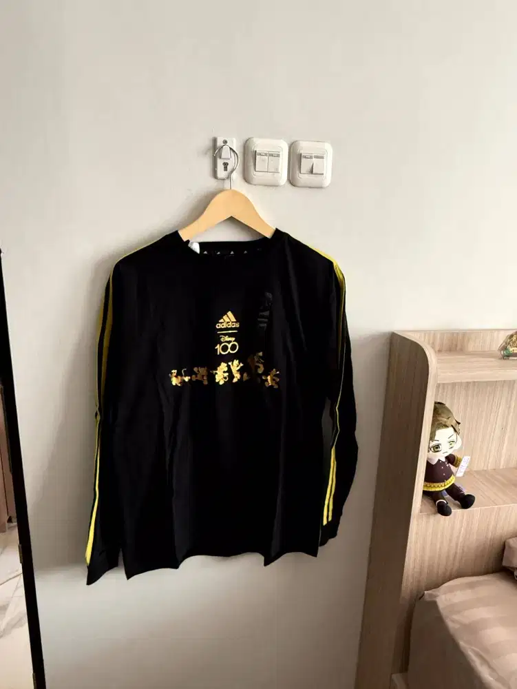 Kaos Lengan Panjang Adidas x Disney 100th Anniversary - Hitam Gold