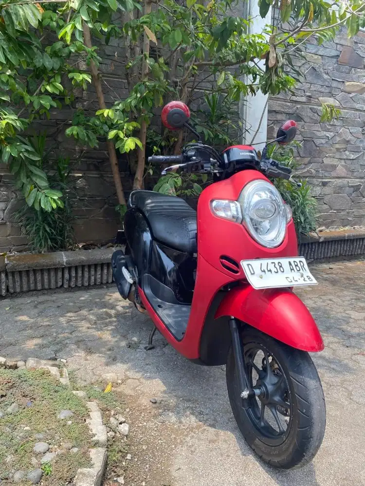 Jual motor Scoopy 2018 Lengkap dan Mulus