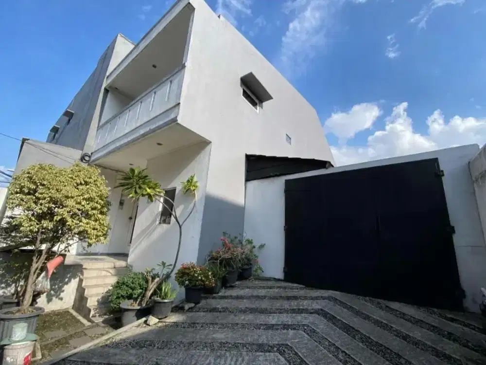 DIJUAL RUMAH 2 LANTAI JL. DR. SUSILO GROGOL PETAMBURAN, DEKAT KAMPUS