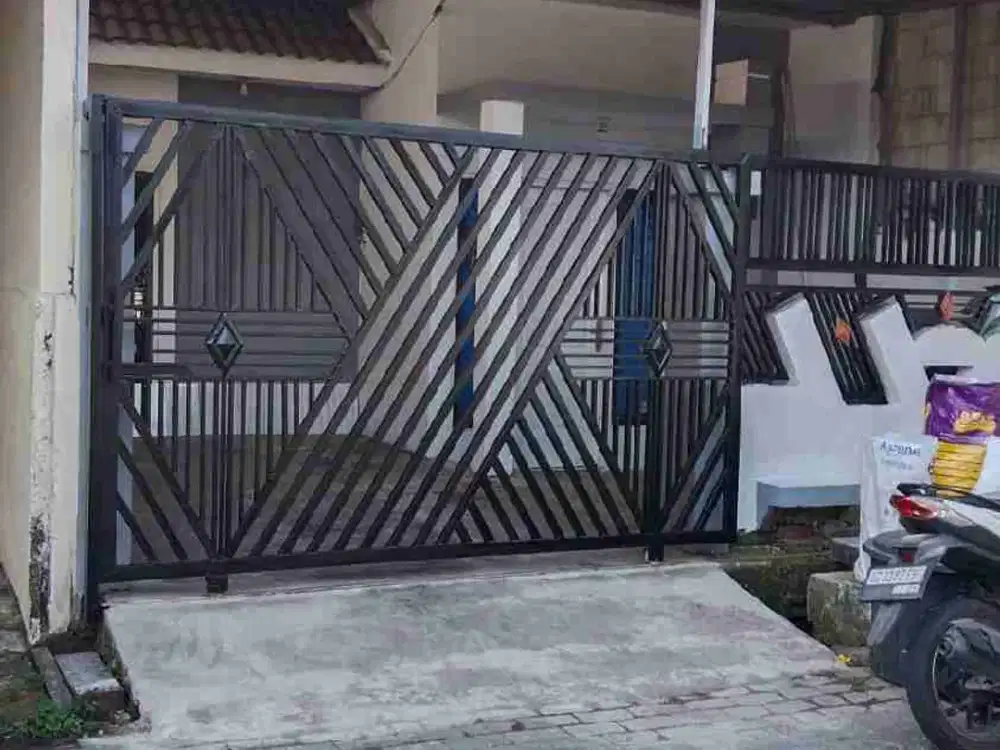 perum sapphire residsnt .prasung buduran sidoarjo..

harga 450 jt nego..

6  X 15
Full banggaunan bangunan
Kamar tidur 3
Kamar mandi 2
PDAM
Listrik 1.300 watt
Carpot untuk satu mobil
Sudah canopy full
Depan sudah ada pagar besi nya
Bangunan belakang sudah