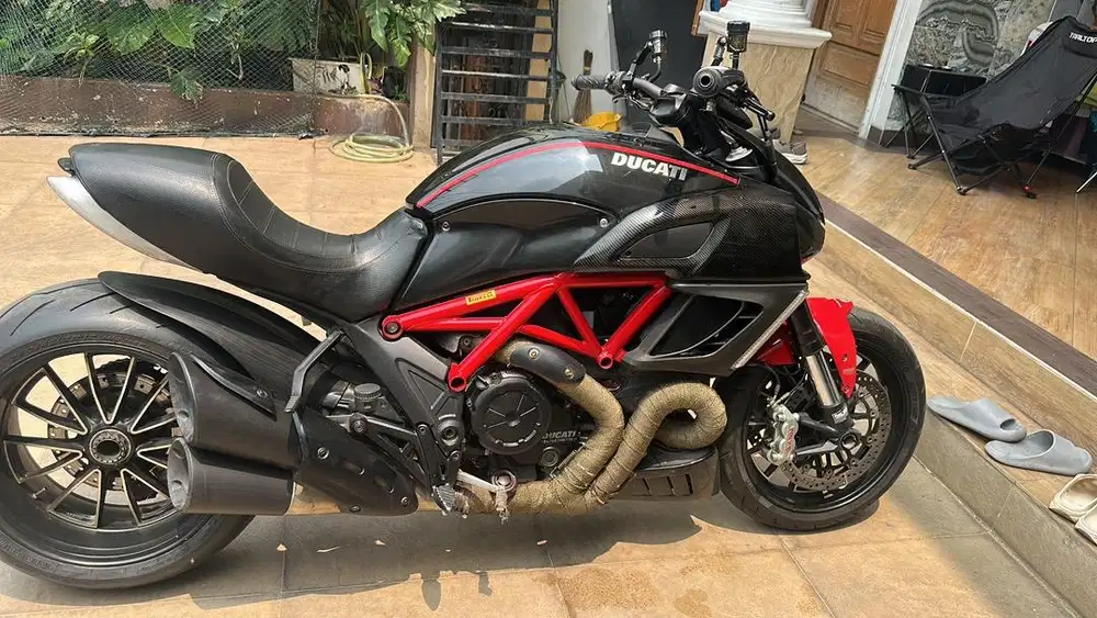 ducati diavel 2012