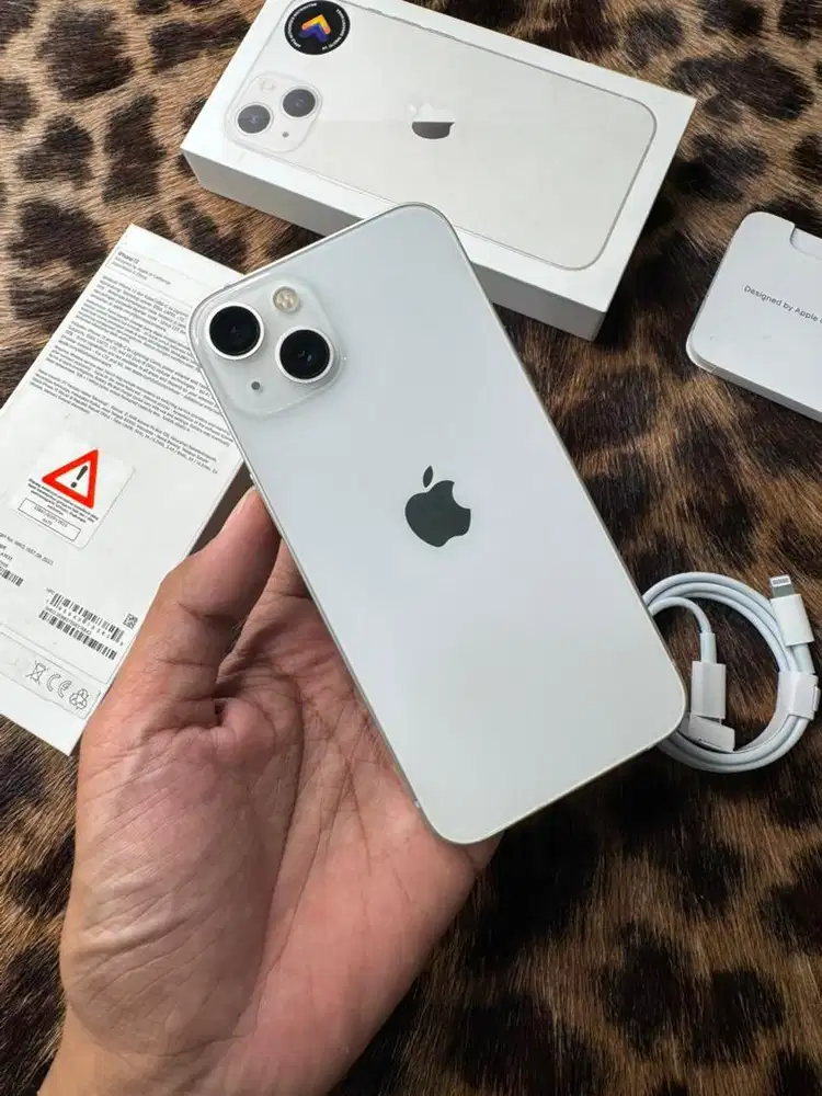 iPhone 13 128GB BH84 Resmi (White)