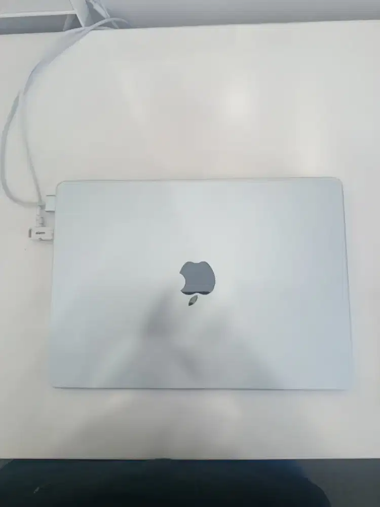 MacBook Air M5 (Promo cicilan bunga 0%)