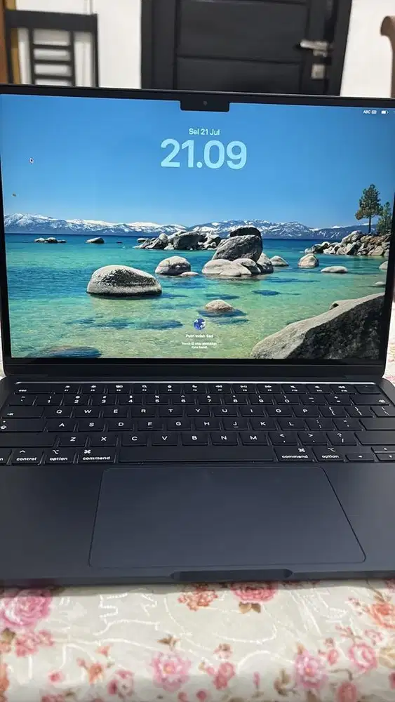 macbook air M5 like new