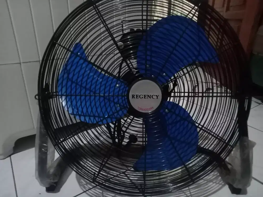 Kipas Regency Tornado 18 inc