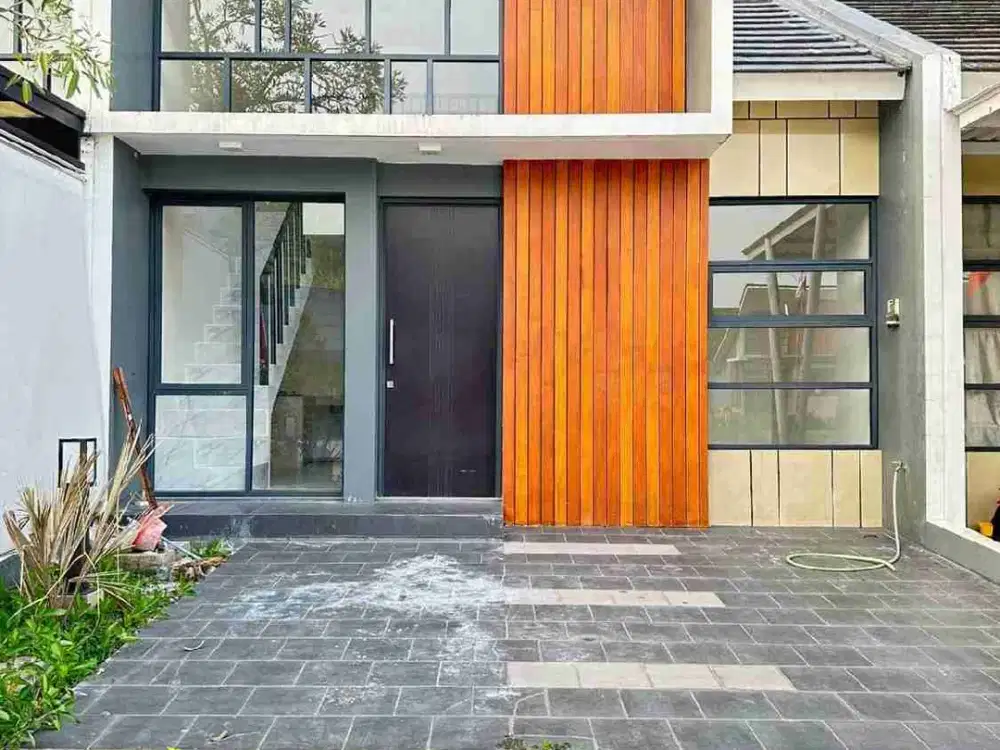Disewkan Rumah 1 Setengah Lantai  Siap Huni Golden Park Cisauk Serpong