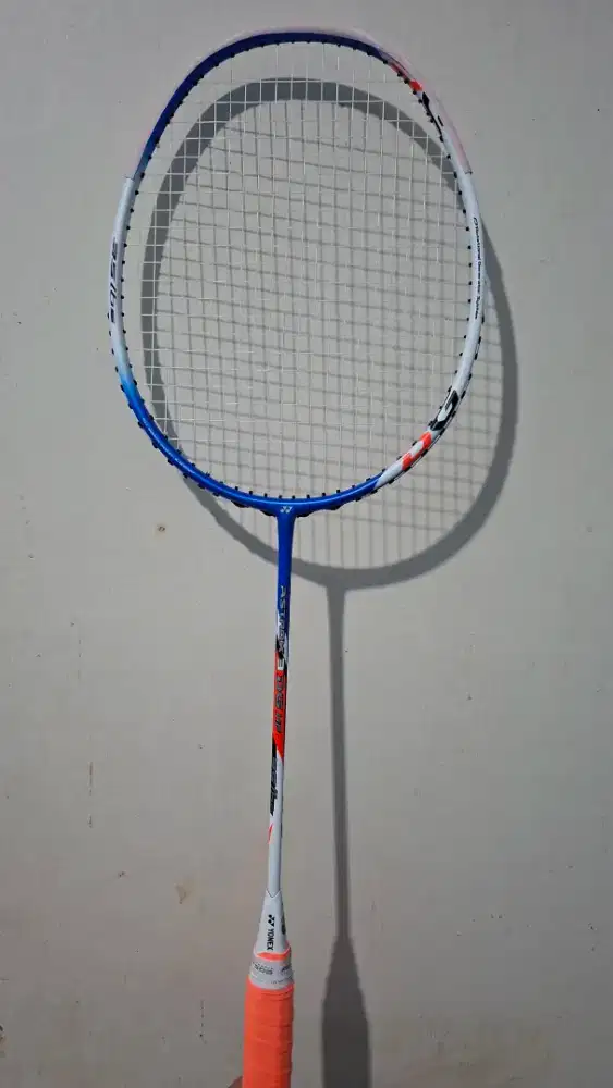 Raket bulutangkis/badminton yonex astrox