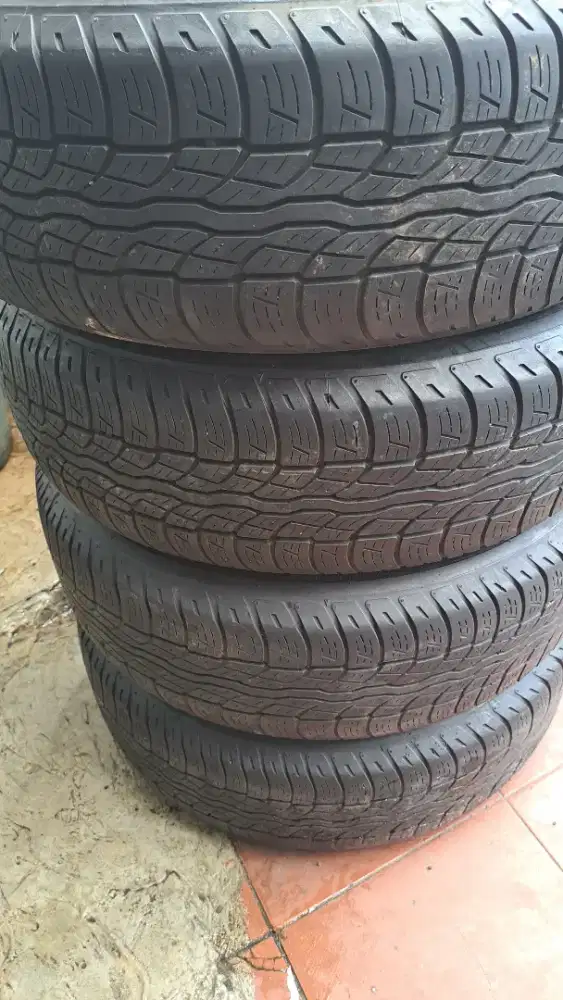 Ban 215 60 r17 bridgestone dueler ht xtrail terios alphard creta