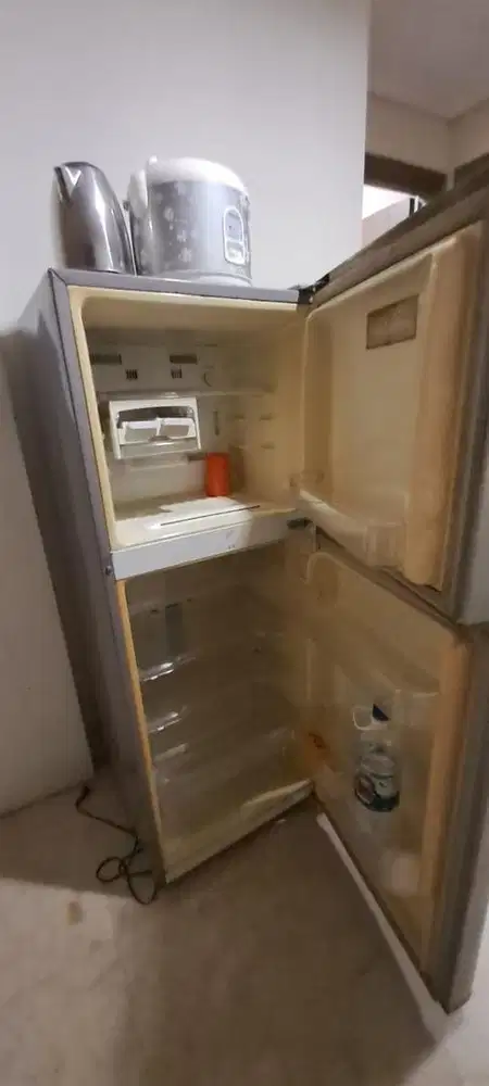 Kulkas samsung 2 pintu masih ok cuma kurang dingin