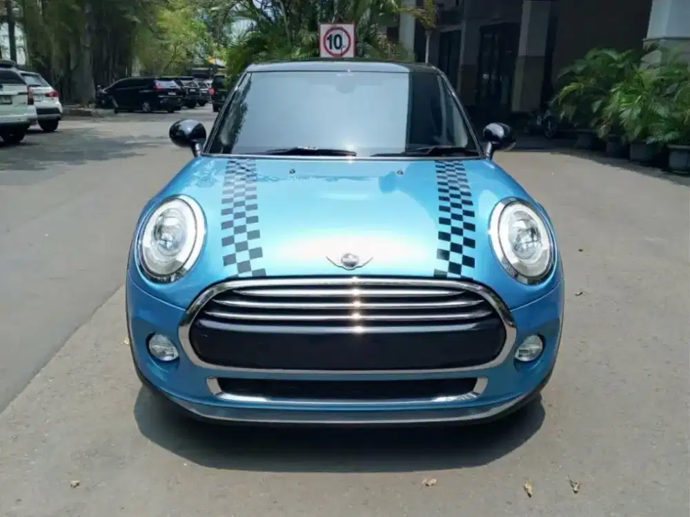 Mini Cooper 1,5L TwinPower Turbo 2017 Akhir - Blue on Black low km